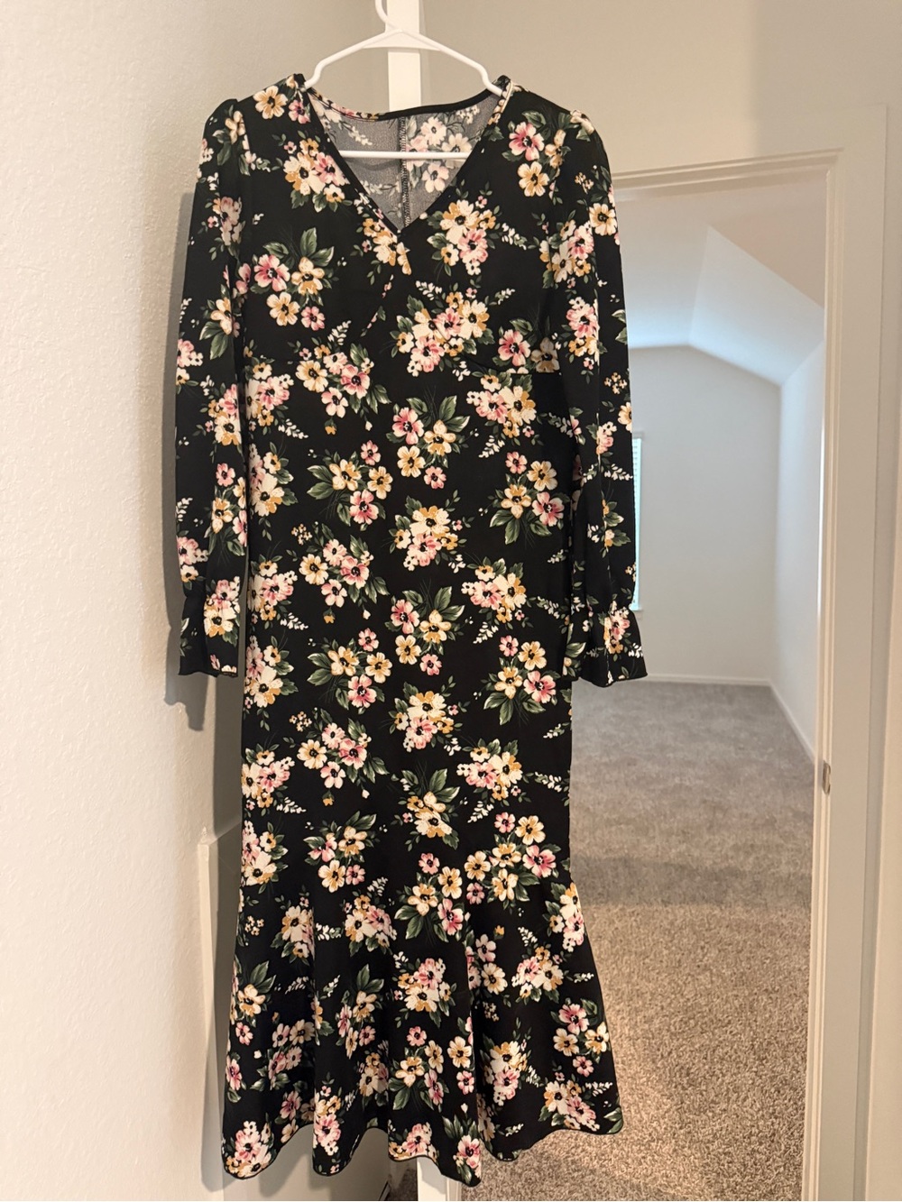 SHEIN Black Floral V-Neck Long Sleeve Midi Dress
